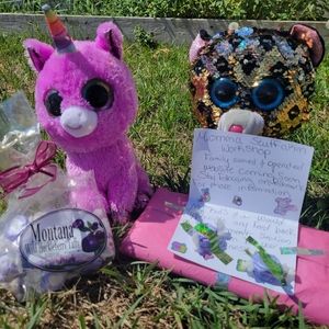 FREE GIFT WITH EVERY PURCHASE!